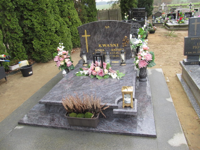 Grób Antoni Kwaśni